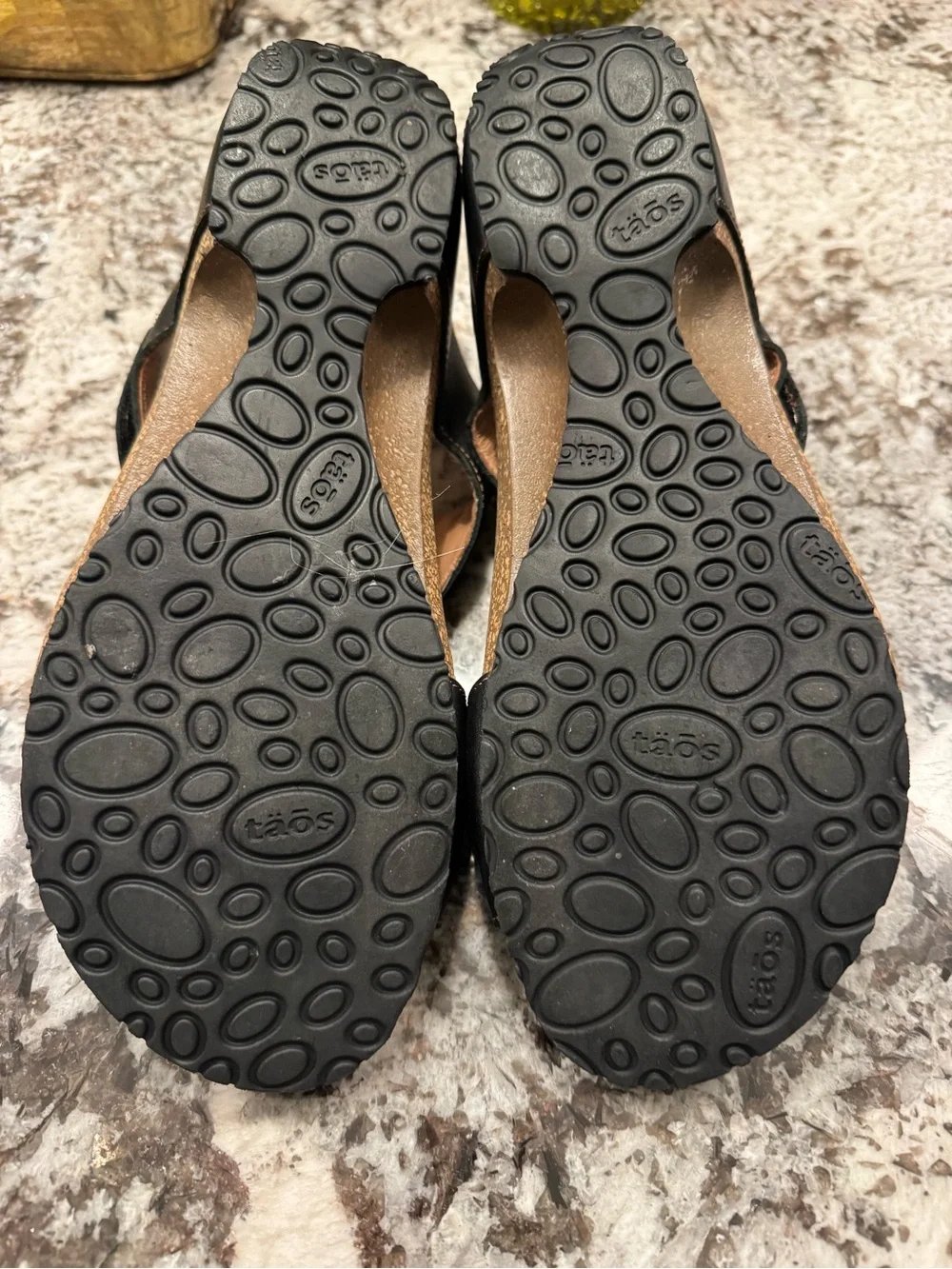 Taos Footwear Black Leather Toe-Loop Slide Sandals